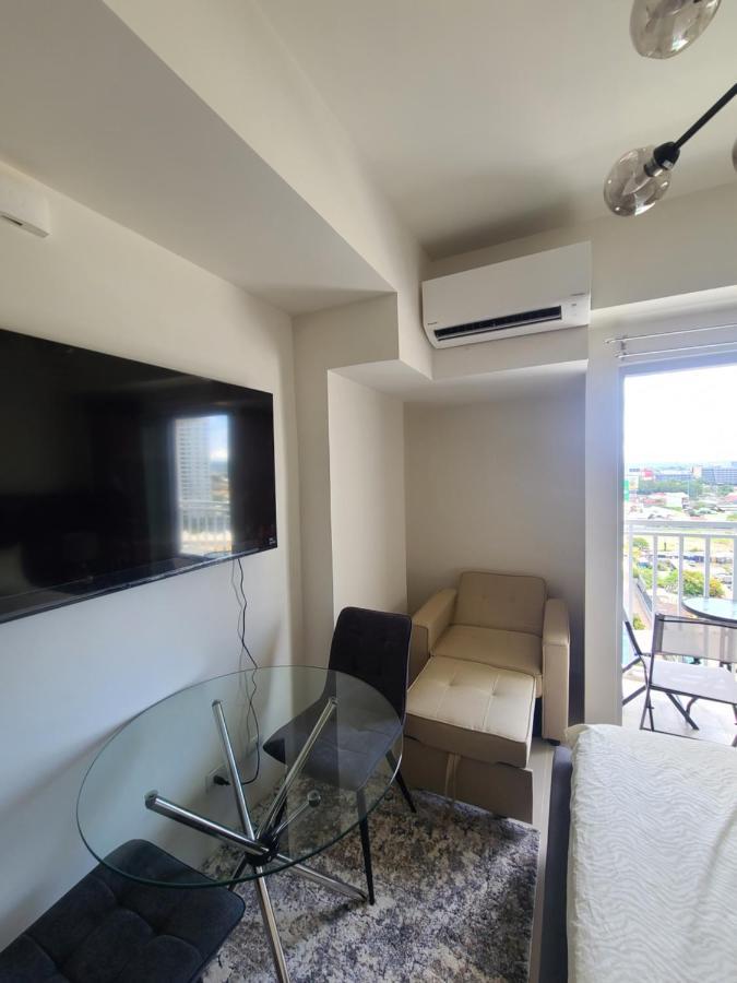 Inspiria Condo Free Airport Pickup For 3 Nights Stay Or More ダバオ　シティ エクステリア 写真