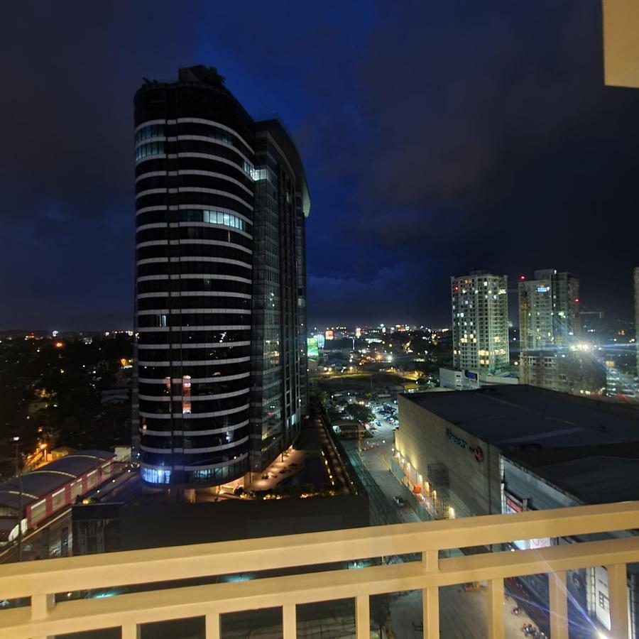Inspiria Condo Free Airport Pickup For 3 Nights Stay Or More ダバオ　シティ エクステリア 写真